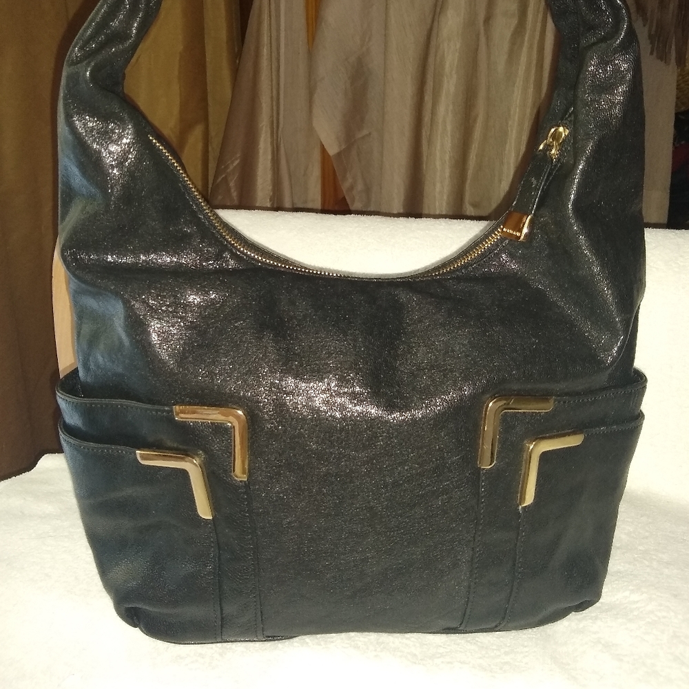 Michael Kors Beverly black leather hobo. - Picture 3 of 13